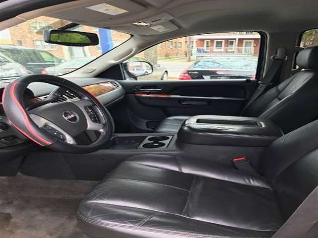 2011 GMC Yukon XL 4x4 SLT 1500 4dr SUV